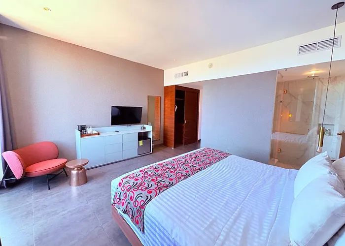 Queen Oasis Just Minutes From The Aparthotel Playa del Carmen