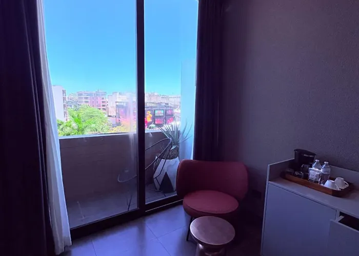 Aparthotel Queen Oasis Just Minutes From The *
