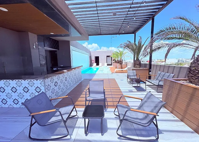 Aparthotel Queen Oasis Just Minutes From The *