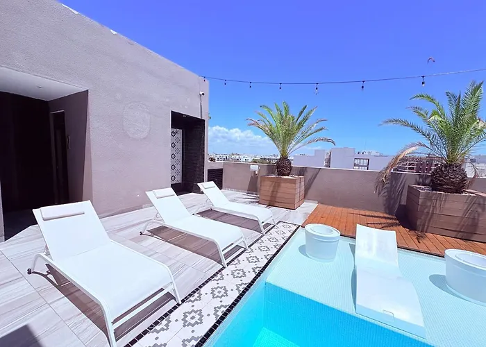 Aparthotel Queen Oasis Just Minutes From The
